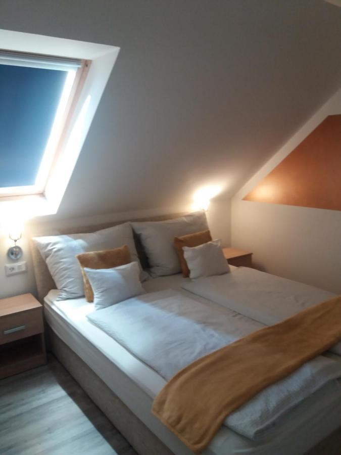 Éva Apartman Hévíz Exterior foto